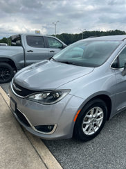 Used 2020 Chrysler Pacifica Touring-L image 1