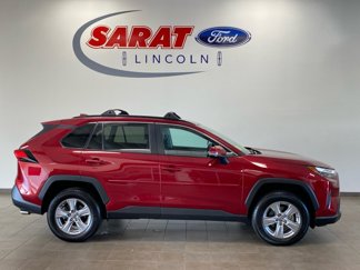 Used 2022 Toyota RAV4 XLE image 1