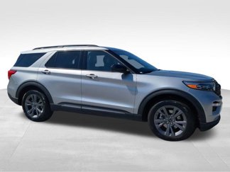Certified 2022 Ford Explorer XLT w/ Equipment Group 202A image 1