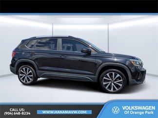 Used 2023 Volkswagen Taos SE image 1