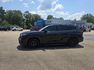 Used 2020 Toyota Highlander LE image 1