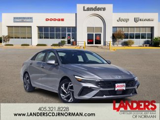 Used 2025 Hyundai Elantra SEL image 1
