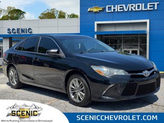 Used 2017 Toyota Camry SE image 1