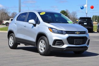 Used 2022 Chevrolet Trax LS w/ Tint and Cruise Package image 1
