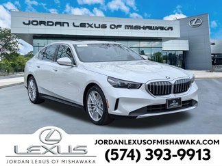 Used 2024 BMW 530i xDrive image 1