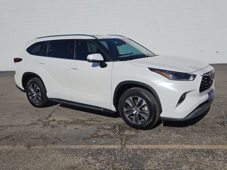 Used 2021 Toyota Highlander XLE image 1