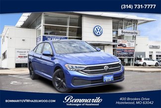 Certified 2024 Volkswagen Jetta SE w/ Panoramic Sunroof Package image 1