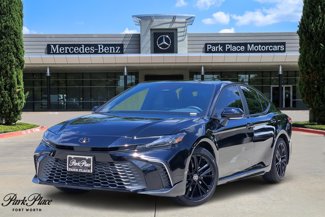Used 2025 Toyota Camry SE image 1