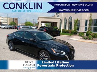 Used 2024 Nissan Altima 2.5 SV image 1
