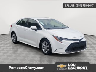 Used 2022 Toyota Corolla LE image 1