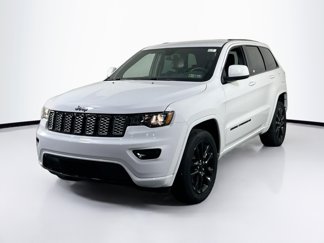 Used 2022 Jeep Grand Cherokee Laredo X image 1