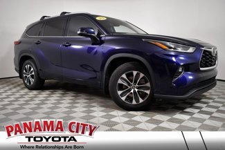 Used 2021 Toyota Highlander XLE image 1