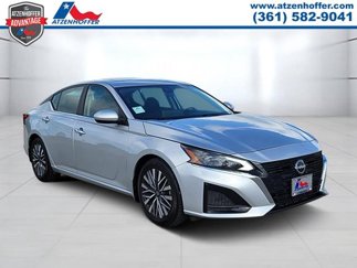 Used 2023 Nissan Altima 2.5 SV w/ SV Premium Package image 1
