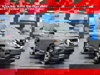 Used 2020 Nissan Pathfinder SL image 1