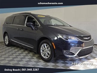 Used 2020 Chrysler Pacifica Touring-L image 1
