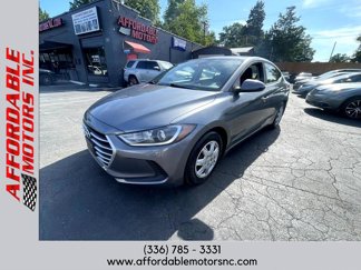 Used 2018 Hyundai Elantra SE image 1