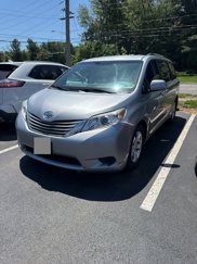 Used 2016 Toyota Sienna LE image 1