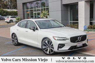 Certified 2022 Volvo S60 B5 Momentum w/ Premium Package image 1