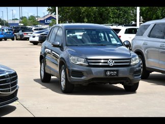 Used 2014 Volkswagen Tiguan S image 1