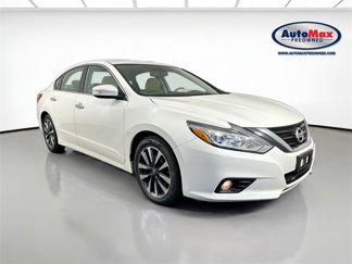 Used 2016 Nissan Altima 2.5 SL w/ Moonroof Package image 1
