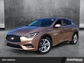 Used 2018 INFINITI QX30 Premium w/ Cargo Package image 1