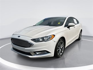 Used 2017 Ford Fusion SE w/ Equipment Group 201A image 1