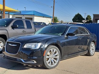 Used 2018 Chrysler 300 Touring L image 1