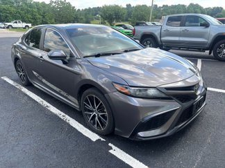 Used 2021 Toyota Camry SE image 1