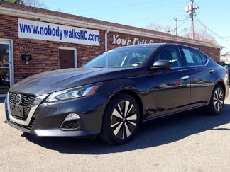 Used 2021 Nissan Altima 2.5 SV image 1