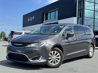 Used 2018 Chrysler Pacifica Touring Plus image 1