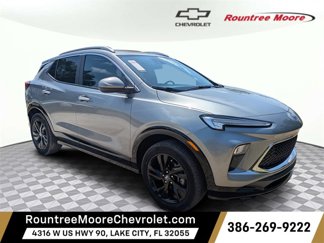 Used 2024 Buick Encore GX Sport Touring image 1