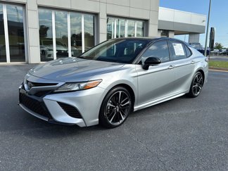 Used 2018 Toyota Camry XSE image 1