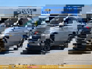 Used 2018 Chevrolet Traverse LT image 1