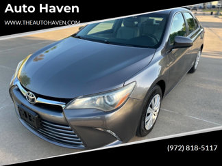 Used 2016 Toyota Camry LE image 1