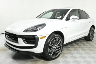 Used 2025 Porsche Macan image 1