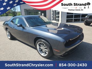 Used 2018 Dodge Challenger SXT image 1