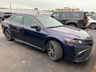 Used 2022 Toyota Camry SE image 1