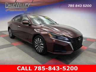 Used 2023 Nissan Altima 2.5 SV image 1