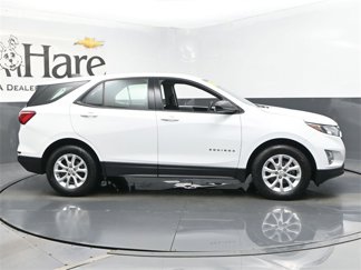 Used 2018 Chevrolet Equinox LS image 1