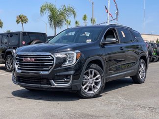 Used 2023 GMC Terrain SLT image 1