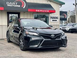 Used 2022 Toyota Camry SE image 1