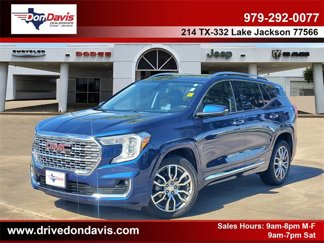 Used 2022 GMC Terrain Denali image 1