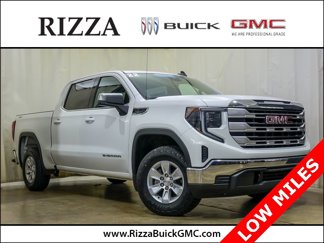 Used 2022 GMC Sierra 1500 SLE image 1