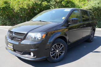 Used 2018 Dodge Grand Caravan SE image 1