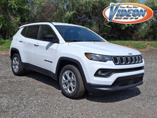 New 2025 Jeep Compass Latitude image 1
