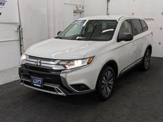 Used 2020 Mitsubishi Outlander ES image 1