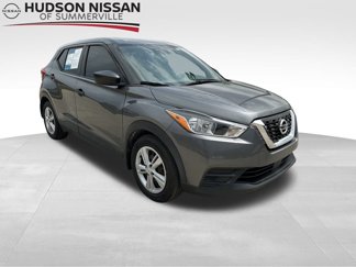 Used 2020 Nissan Kicks S image 1