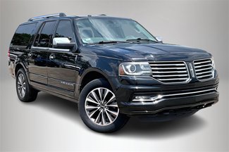 Used 2015 Lincoln Navigator L 4WD image 1