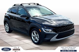 Used 2023 Hyundai Kona SEL image 1