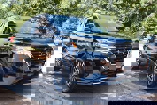 Used 2021 Nissan Kicks SV image 1
